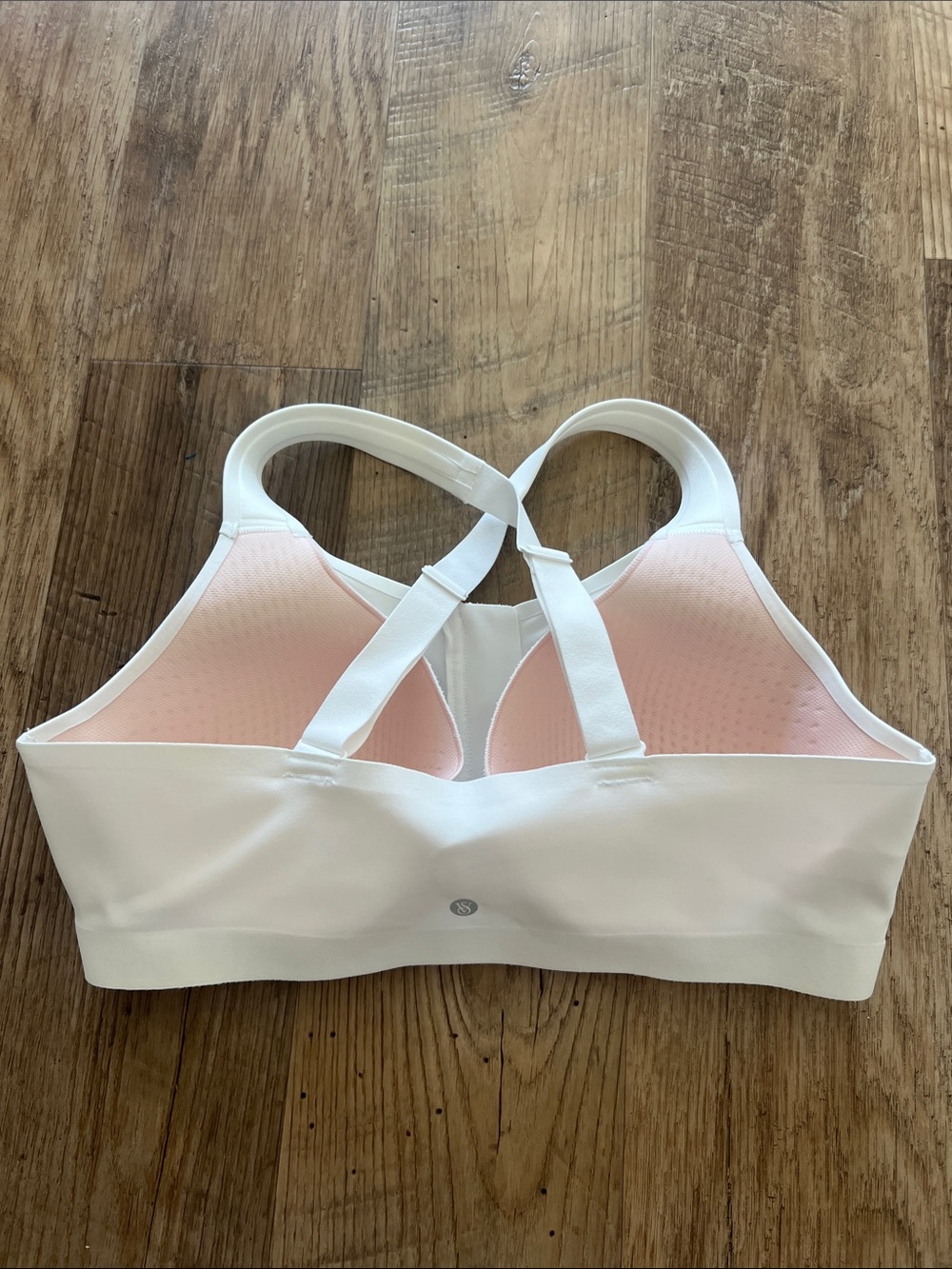 Victoria's Secret Knockout 2.0 White Front-Zip Sports Bra 34D - Picture 2 of 3